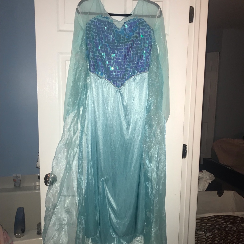 HALLOWEEN COSTUME !! (Elsa from Frozen)